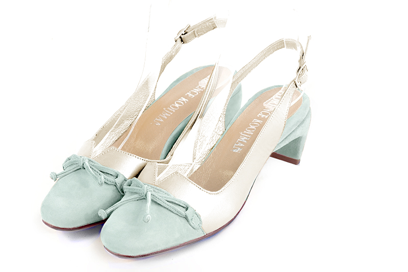 Aquamarine blue and pure white women's open back shoes, with a knot. Round toe. Low comma heels. Front view - Florence KOOIJMAN
